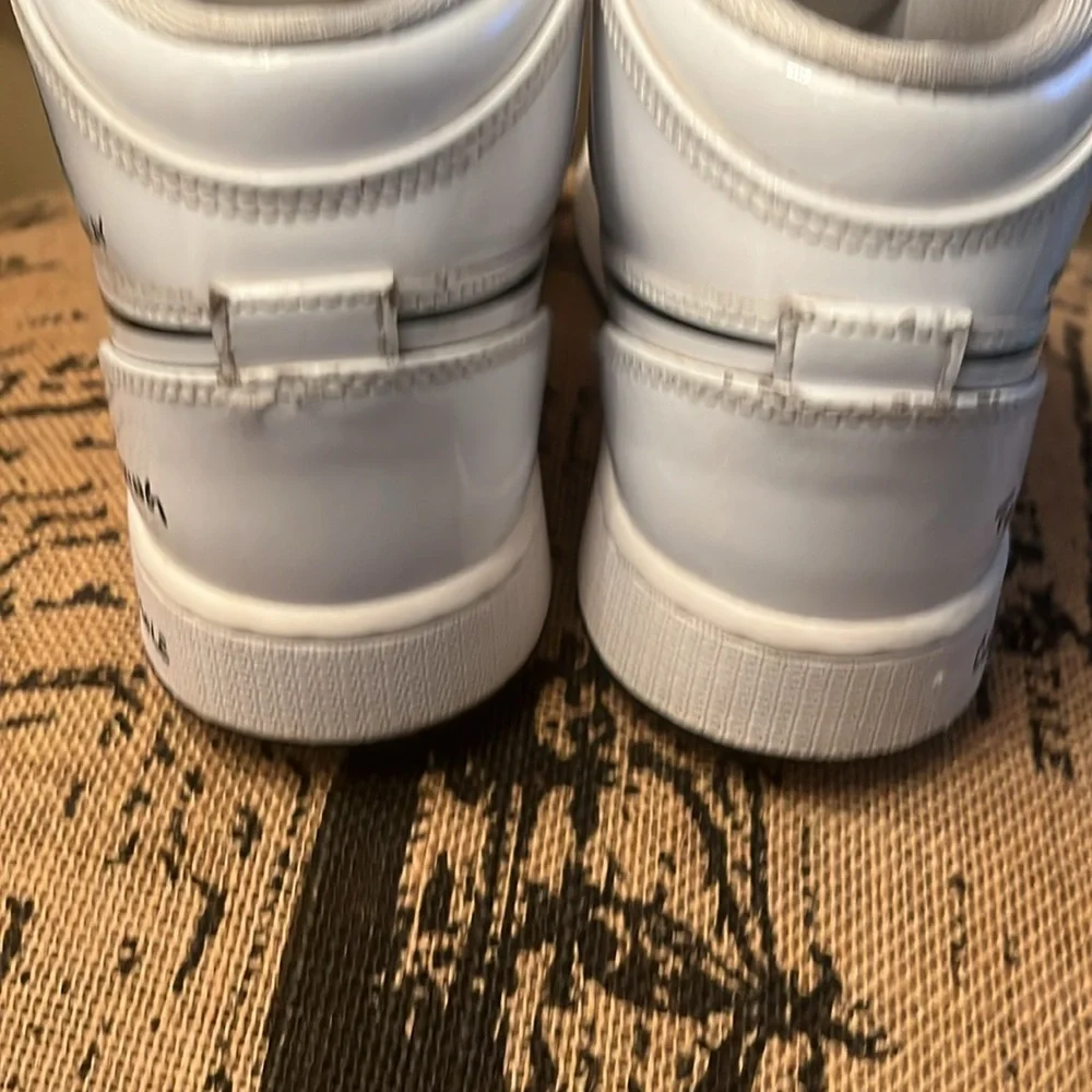 Air Jordan 1 Mid - Picture 8 of 11